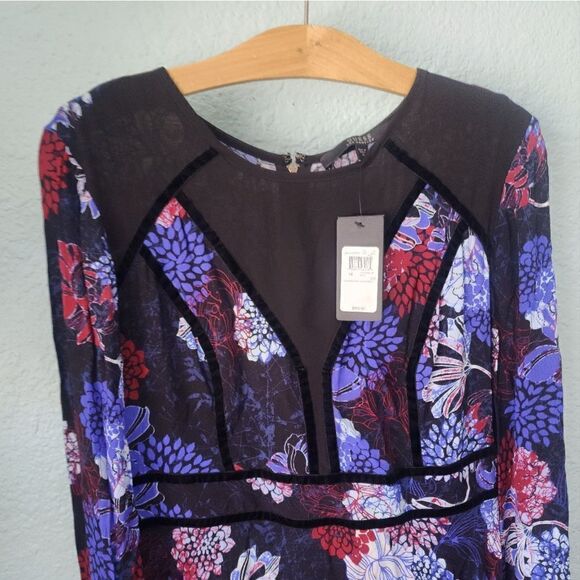 Guess NWOT fit and flare velvet trim mesh cleavage floral dress - Picture 6 of 16